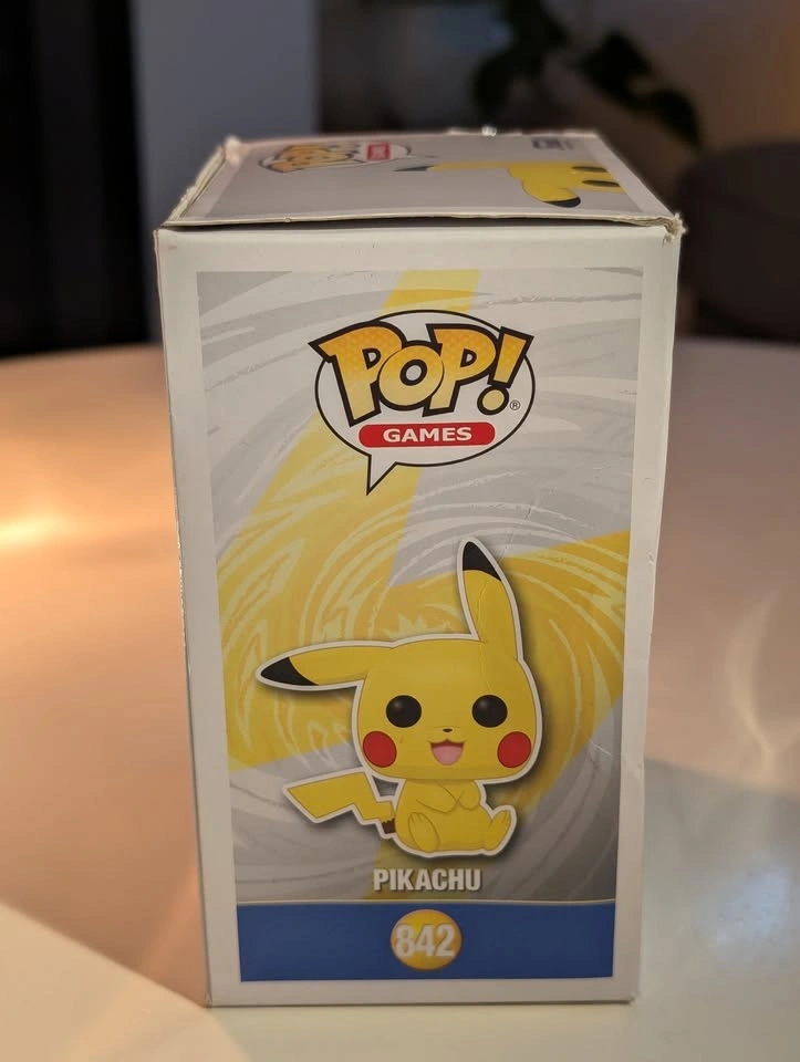 Funko Pop! Games: Pokémon - Pikachu (Sitting) #842 - photo 2