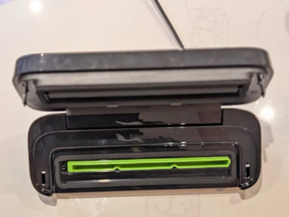 FoodSaver VS1110 Compact Vacuum Sealer