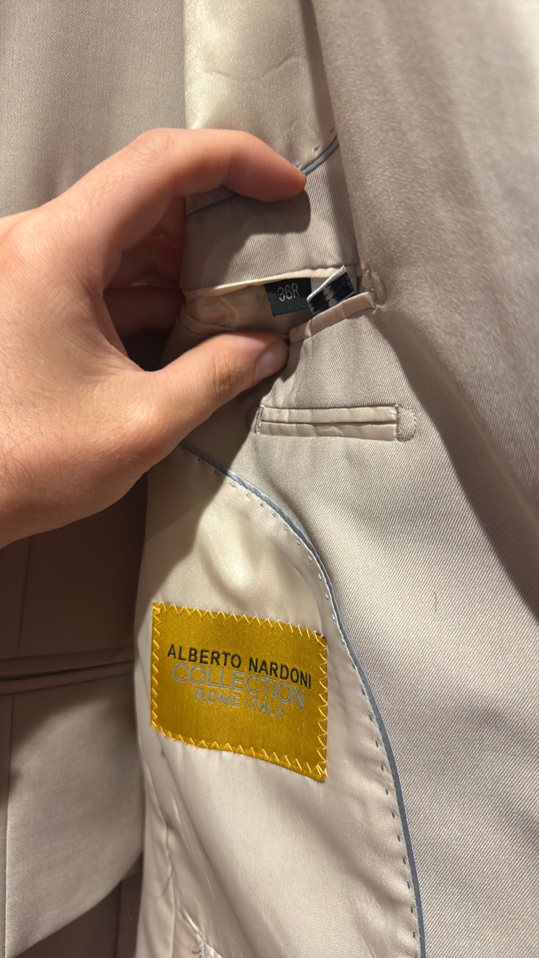 Alberto Nardoni Beige Suit (36R / W30) w/ Vest – Slim Fit - photo 3