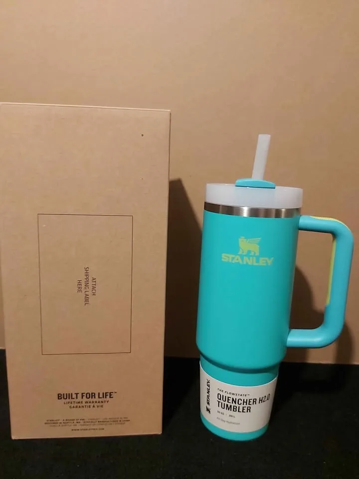 Stanley Quencher H2.0 30oz Tumbler - New w/ Flower image indicator(2)