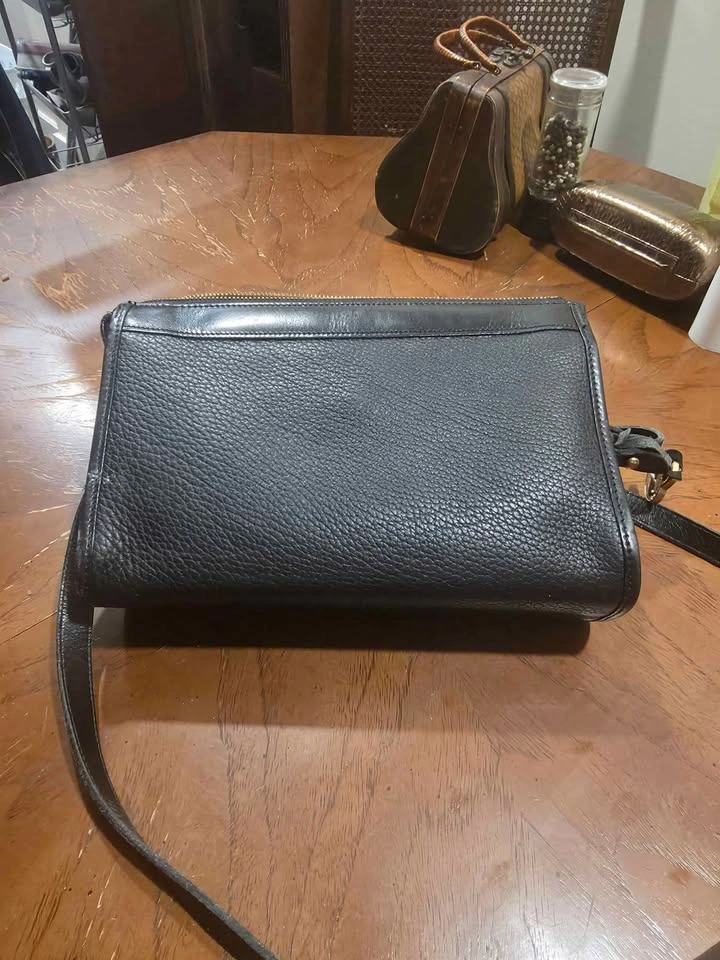Vintage Dooney & Bourke AWL Leather Crossbody Purse – Made in US - photo 2