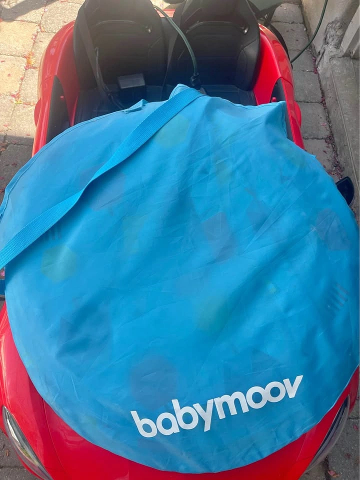 Babymoov Beach/Pool/Park Tent for Shade & Bug Protection