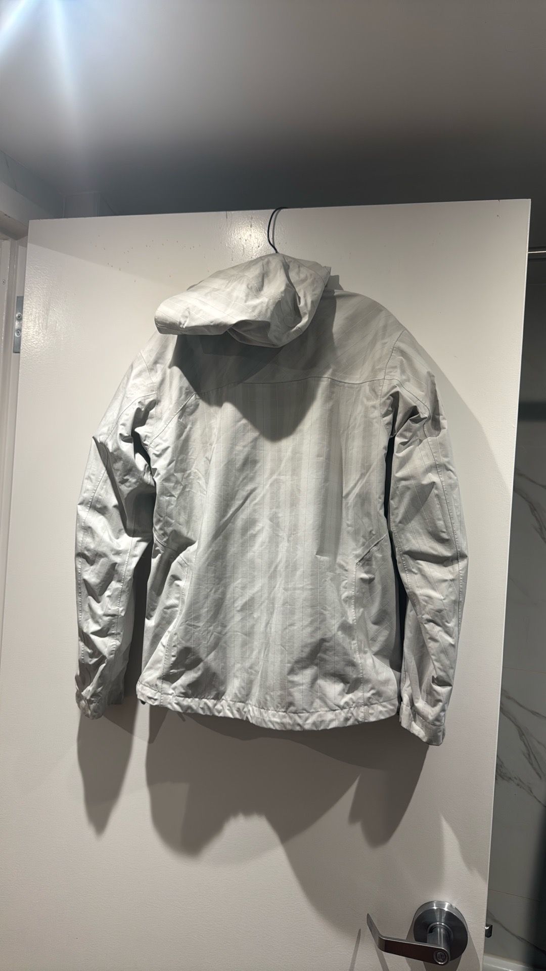 Helly Hansen Lightweight Waterproof Jacket - Men's Small - photo 3