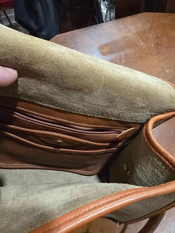 Vintage Dooney & Bourke AWL Essex Flap Crossbody Bag - photo 4