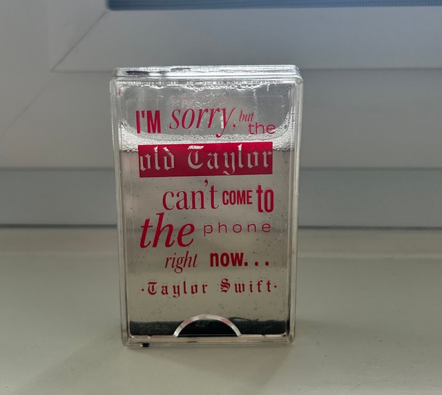 Taylor Swift Rare Polaroid Holder 2018