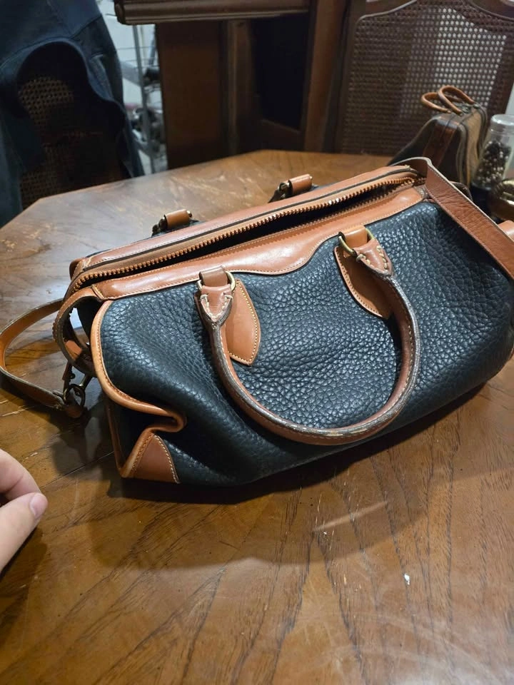 Vintage Dooney & Bourke AWL Doctor Satchel Bag – Black/Tan - photo 2