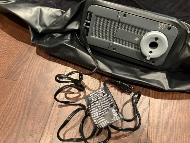 Air mattress with built-in inflator - photo 3