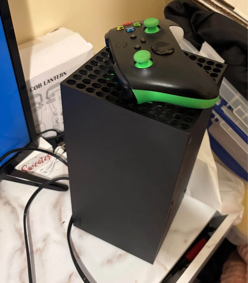 Xbox Series X - photo 2