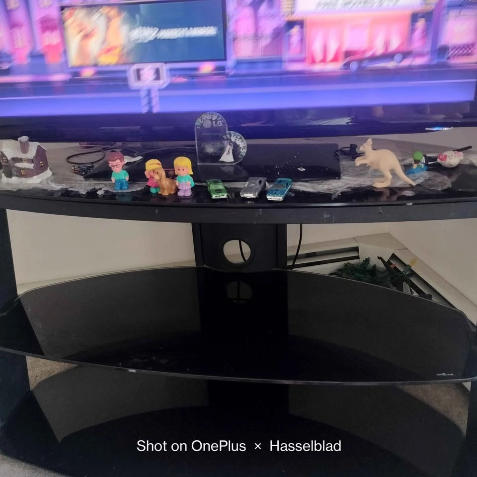 Black Glass 3-Tier TV Stand - Excellent Condition - photo 2