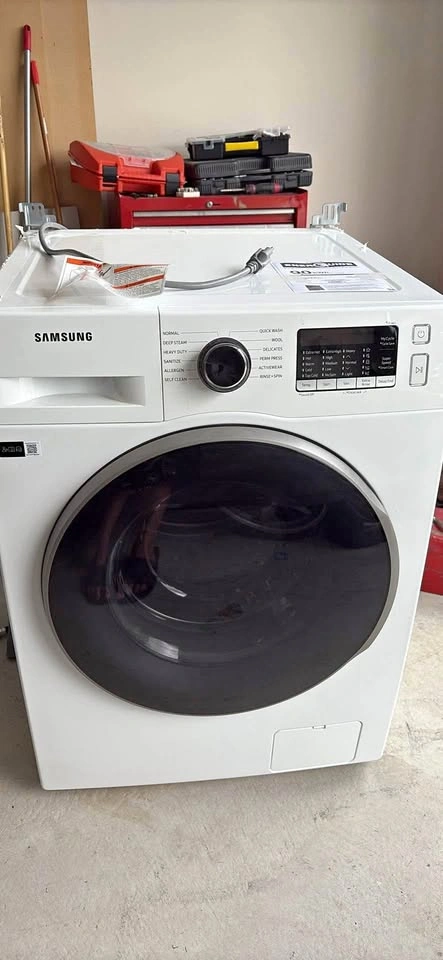 White Samsung Laundry Dryer/Washing