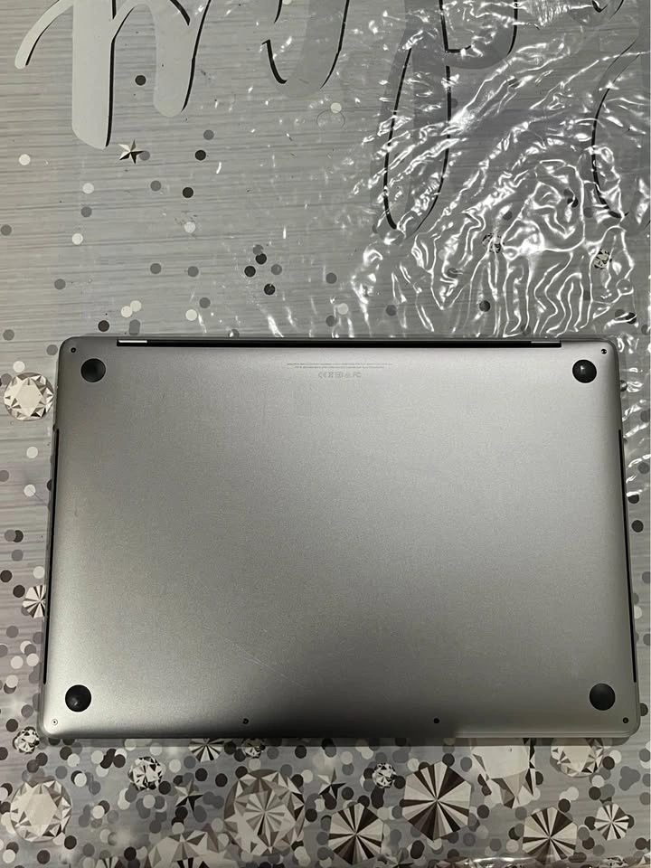 2018 MacBook Pro 500 GB Storage - photo 2