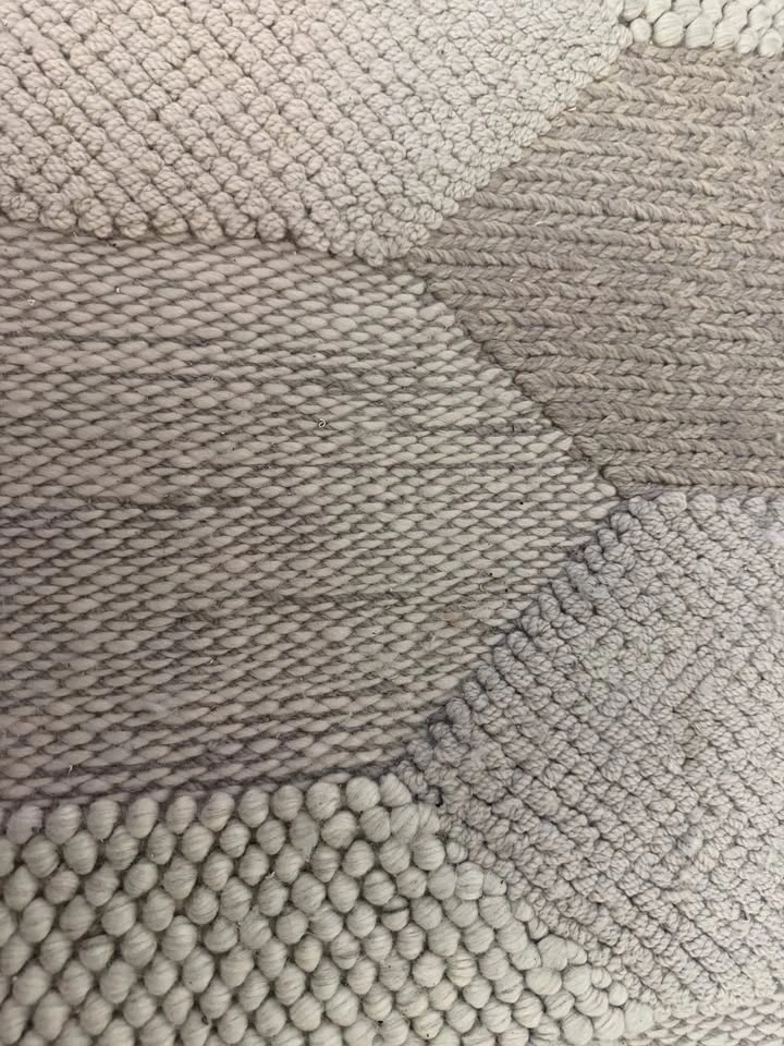 Large Beige Area Rug, Hand Sewn & 100% Wool - photo 2