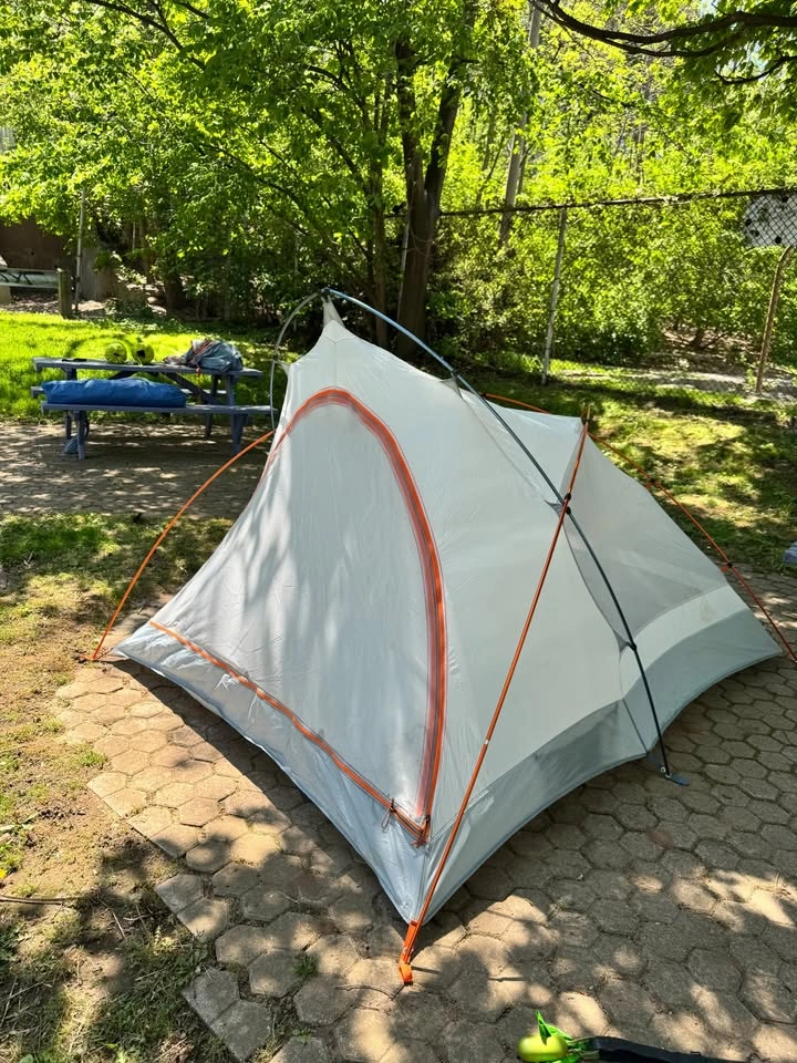 2 Person Tent & 2 Inflatable Mattresses - MEC - photo 3