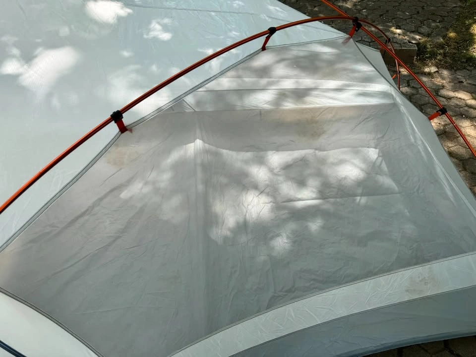 2 Person Tent & 2 Inflatable Mattresses - MEC - photo 5
