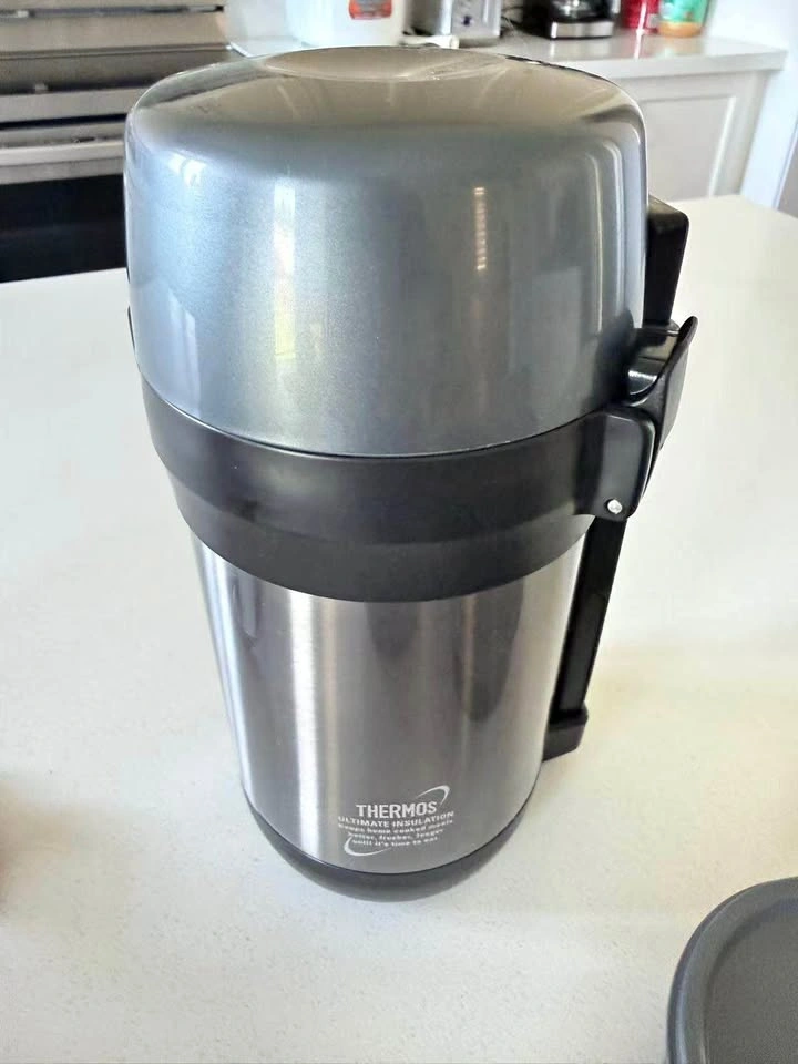 Thermos lunch container