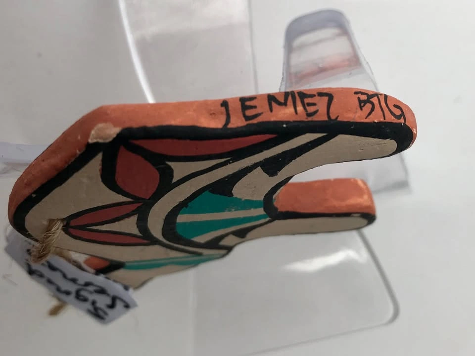 4 Vintage Jemez Pueblo Pottery Ornaments - photo 3
