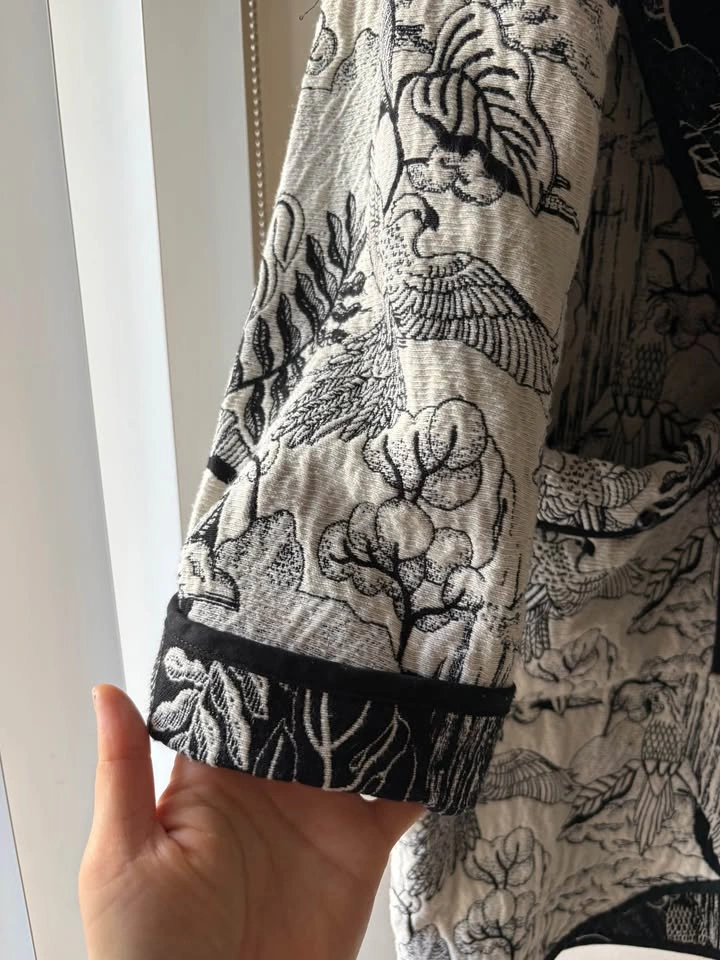 Unique Black and White Bird Print Quilted Jacket - photo 4