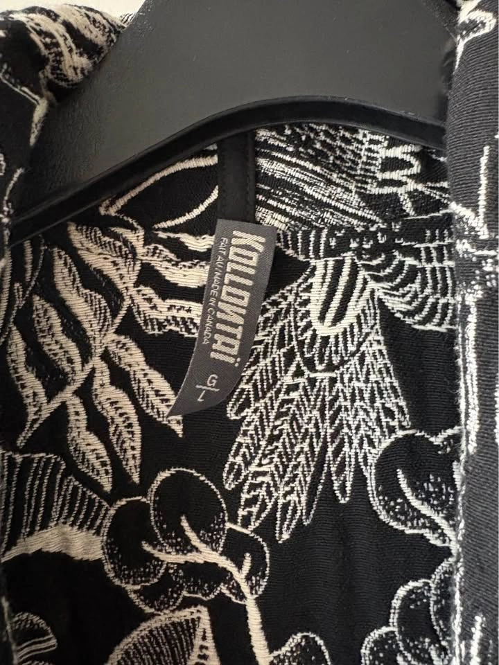 Unique Black and White Bird Print Quilted Jacket - photo 5