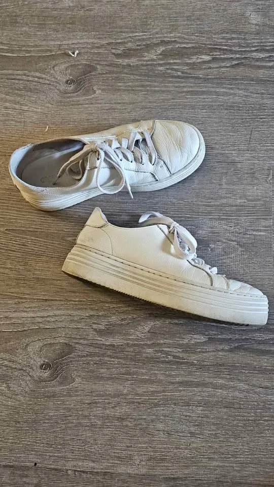 Ladies casual shoes - size 8 thumbnail
