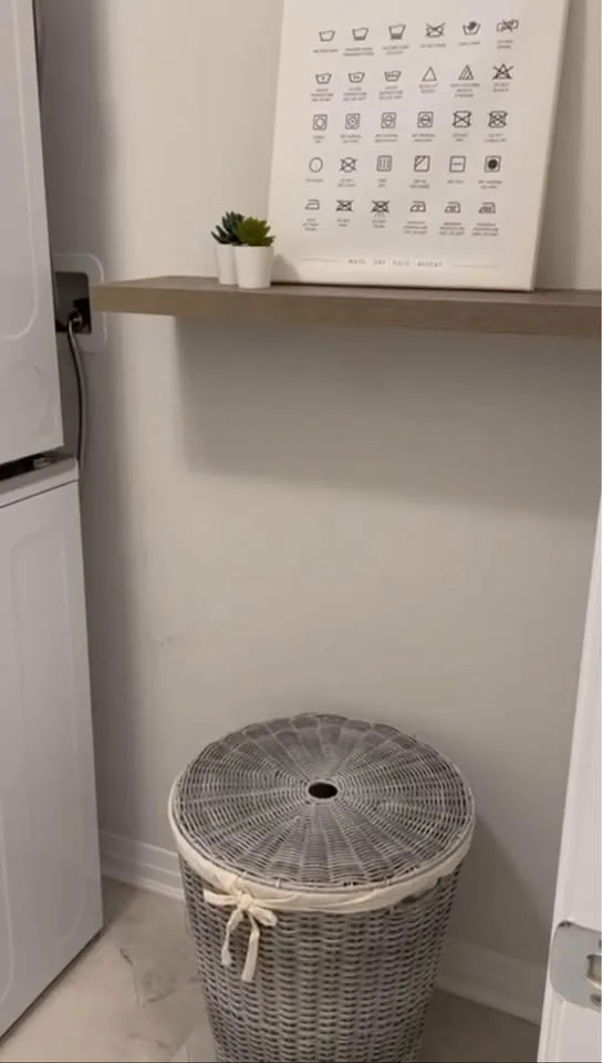 Grey Wicker Laundry Hamper with Lid image indicator(3)