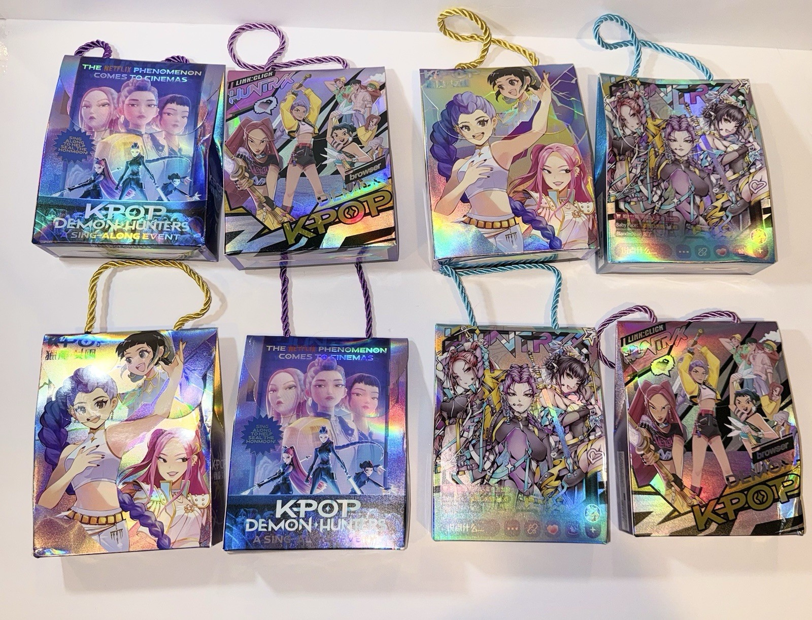 KPOP Demon Hunters Animation Collectible Gift Bag Set - photo 2