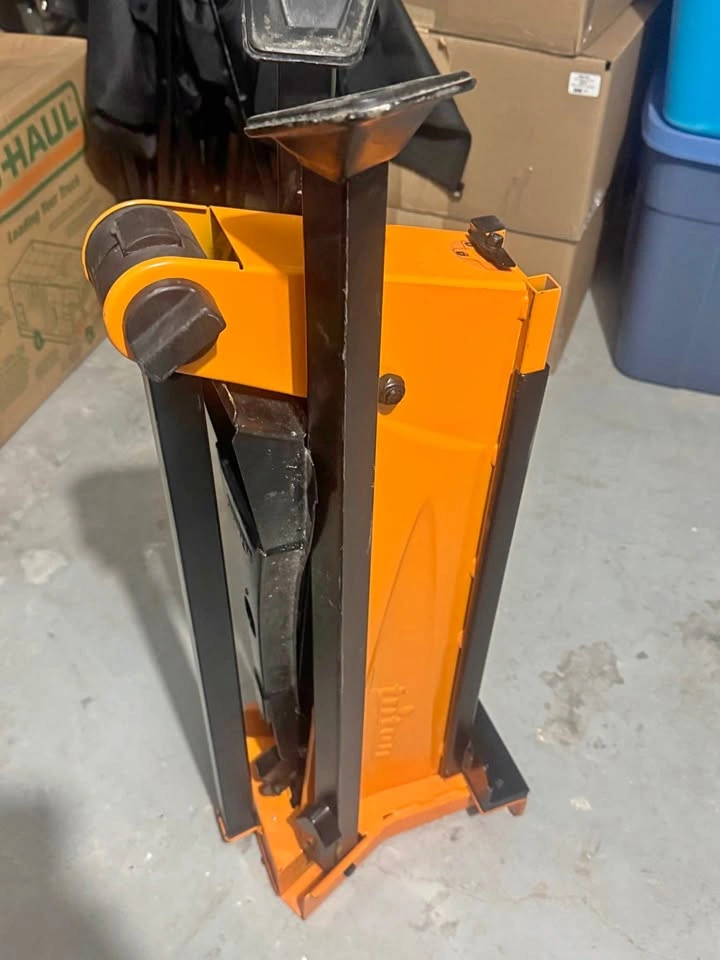 Triton Tools Superjaws Portable Clamping System