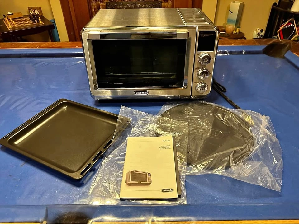DeLonghi Livenza Oven EO241250