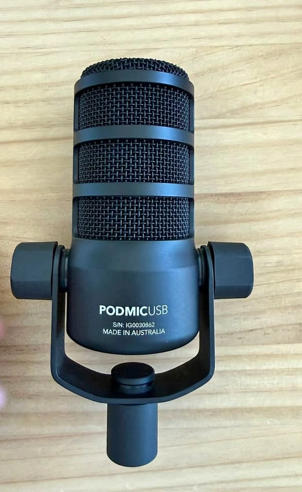 RODE PodMic USB - Podcast and stream mic