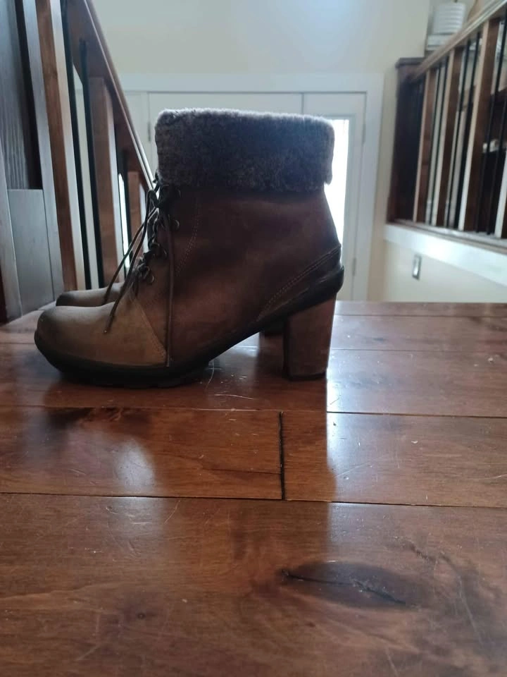 Mywalker Womans Boots. Size 9. - photo 2