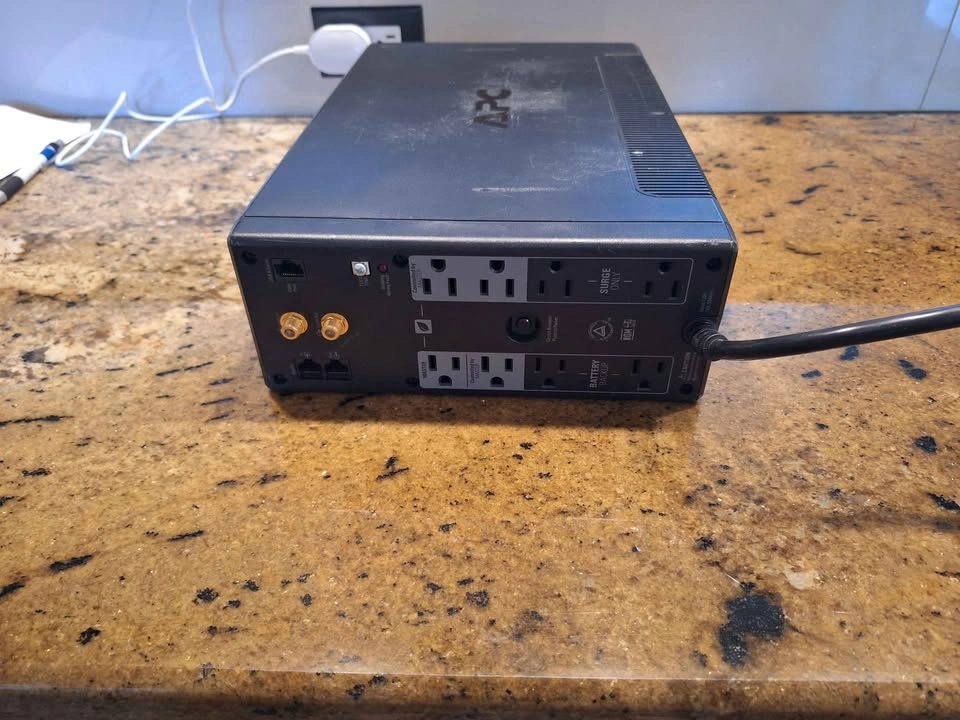 APC Back-UPS Pro tower - photo 2