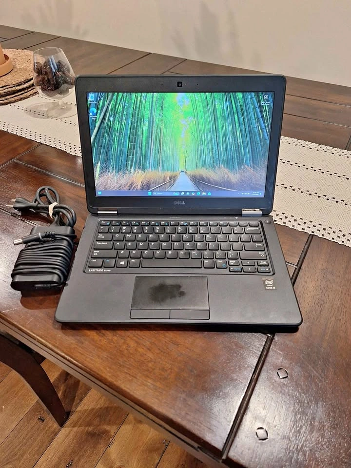 Dell Latitude E7250 Laptop - i5, 8GB RAM, 128GB SSD