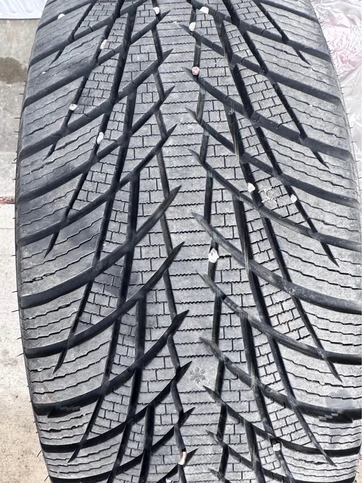4x Winter Tires on Rims 225/65R17 - Used One Season - photo 2