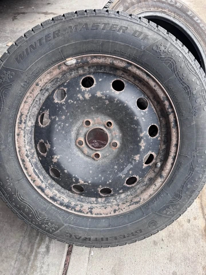 4x Winter Tires on Rims 225/65R17 - Used One Season - photo 3