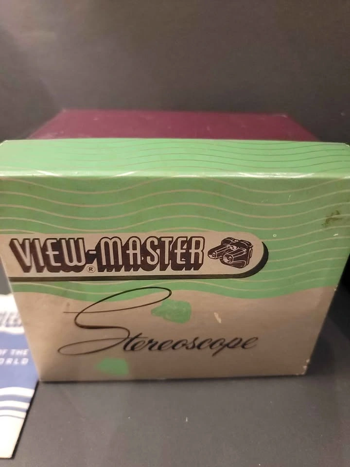 Vintage View-Master Stereoscope w/ Box & Reels - photo 2