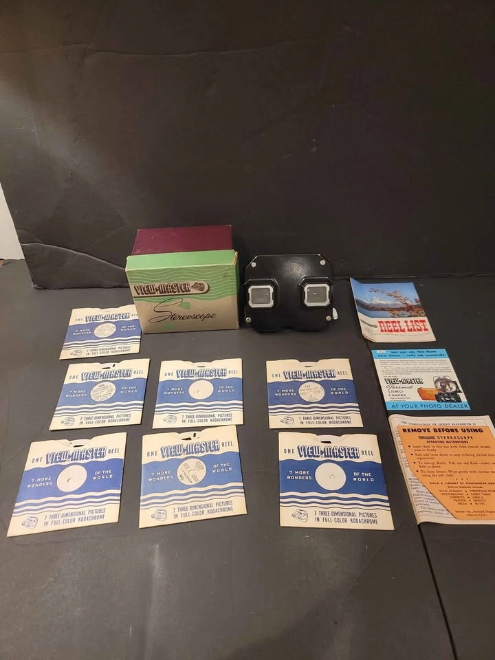 Vintage View-Master Stereoscope w/ Box & Reels - photo 3