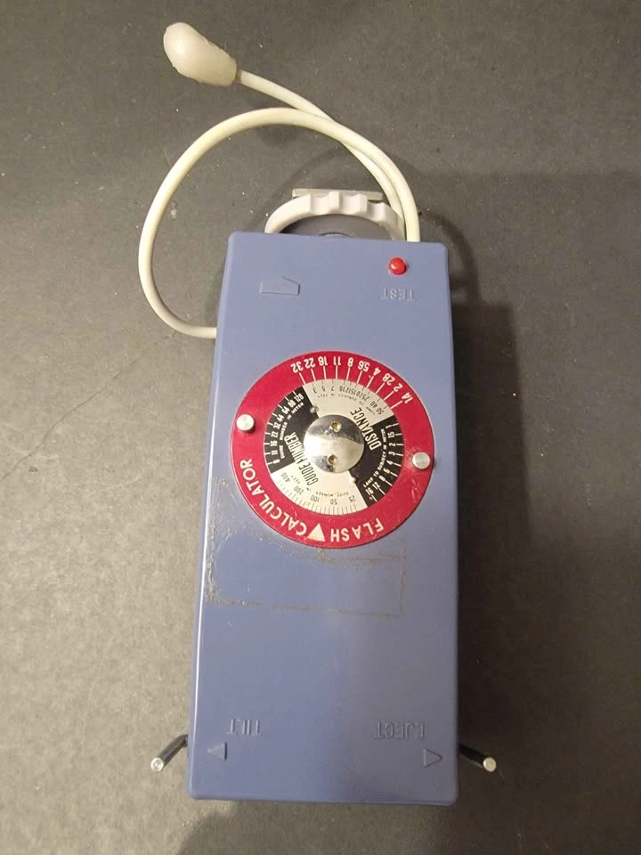 Vintage Rondo Tiltmity Royal Pocket Flash with Case - photo 3