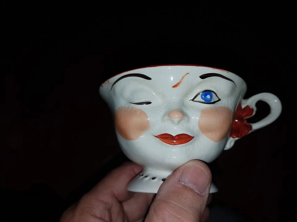 Vintage Staffordshire England Winking Face Teacups - Pair - photo 2
