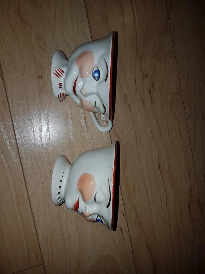 Vintage Staffordshire England Winking Face Teacups - Pair - photo 3