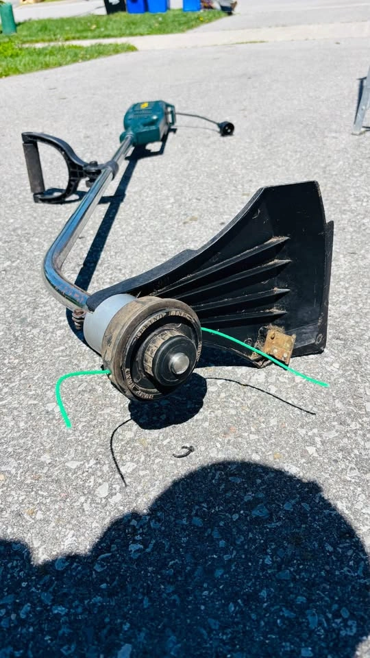 Yardworks 7.2amp Corded Electric String Trimmer - photo 2
