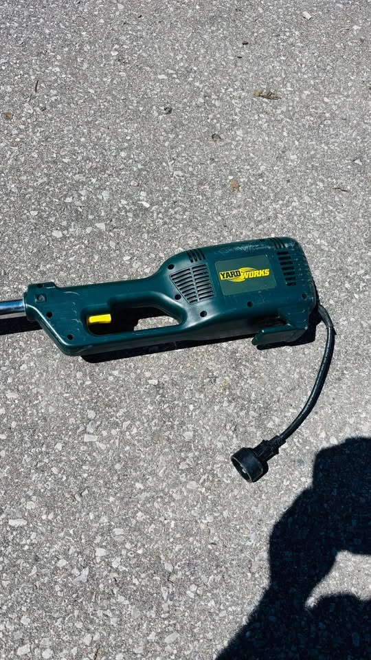 Yardworks 7.2amp Corded Electric String Trimmer - photo 4