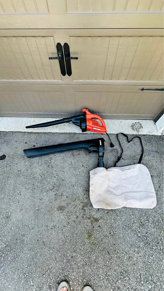 Black&Decker Corded Electric Leaf Blower/Vac