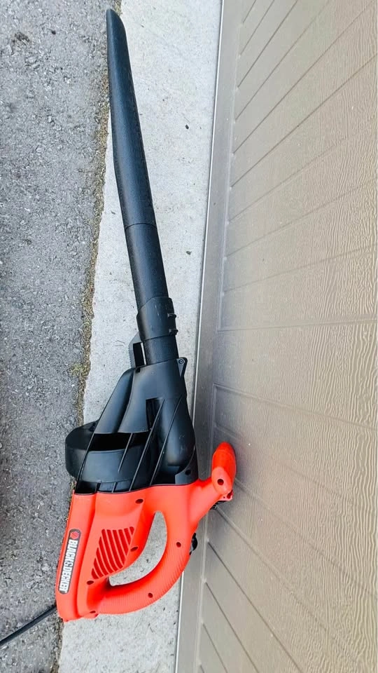 Black&Decker Corded Electric Leaf Blower/Vac - photo 3