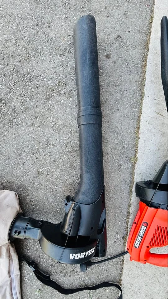 Black&Decker Corded Electric Leaf Blower/Vac - photo 4
