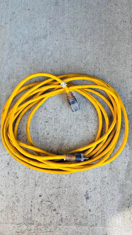 25 ft 12/3 Heavy Duty Outdoor Extension Cord