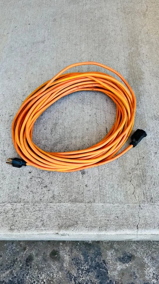 75 ft 16/3 Outdoor Extension Cord