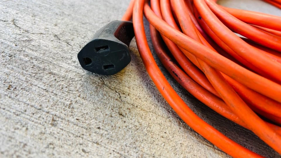 100 ft 16/3 Outdoor Extension Cord - photo 2