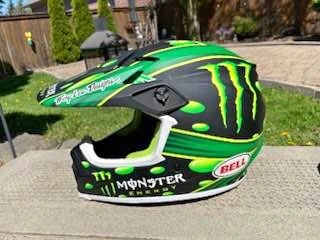 Bell MX-9 DOT Dirt Bike Helmet / Monster Energy Graphics