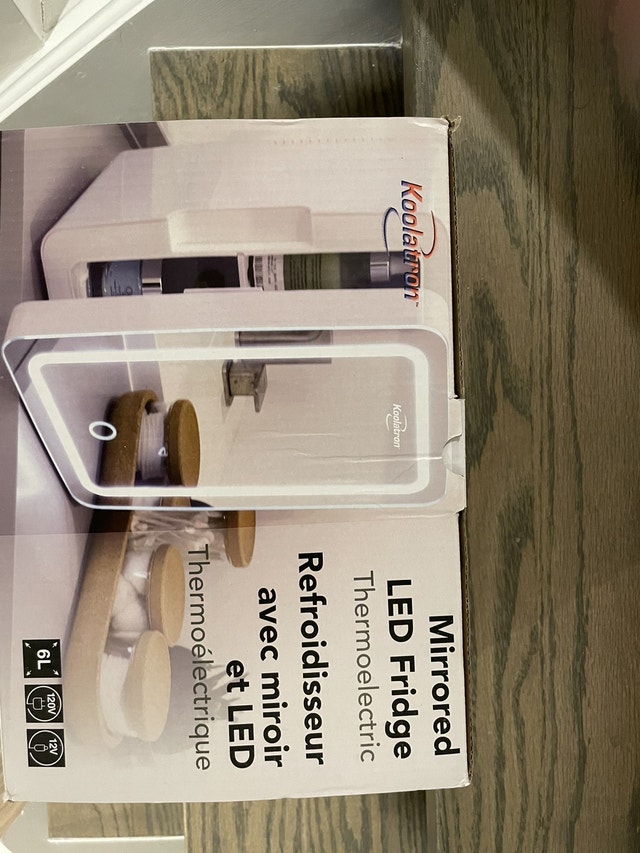 Koolatron Mirrored LED Fridge BRAND NEW! - photo 3
