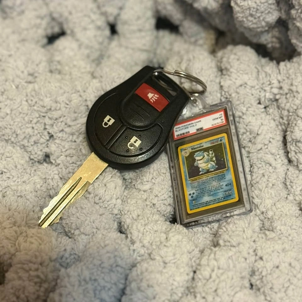 Pokemon PSA 10 Keychains - photo 3