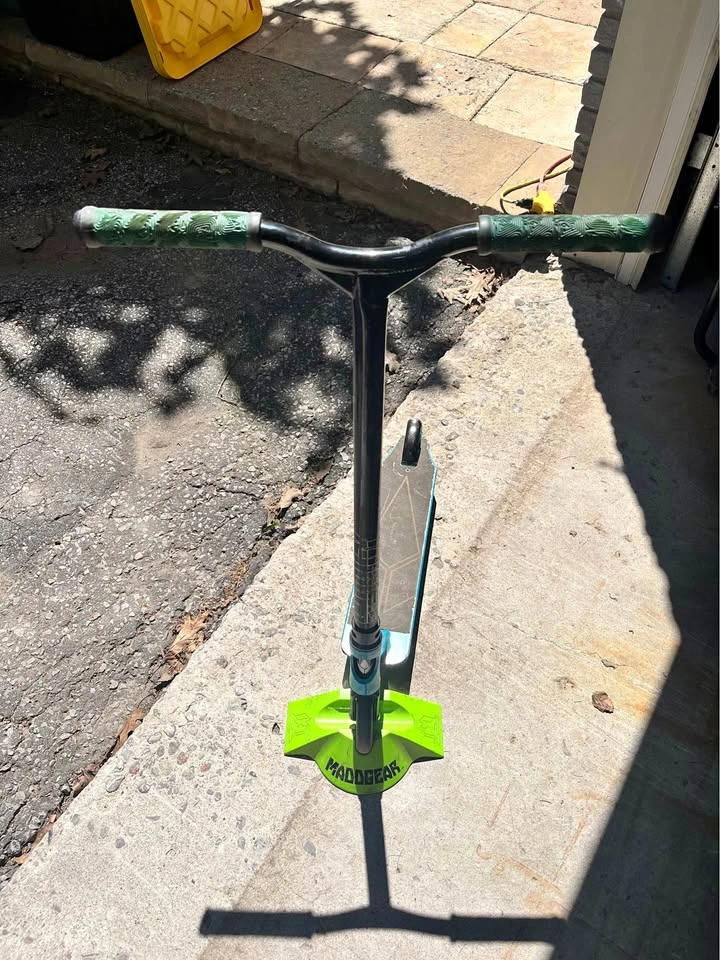 Madd Gear Scooter